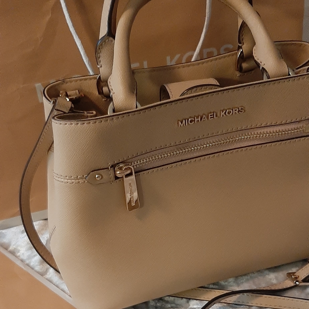 MICHAEL KORS HAILEE SAFFIANO SMALL LEATHER SATCHEL - Picture 13 of 16